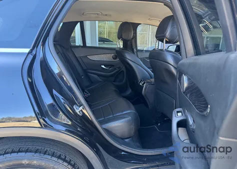 2016 Mercedes-Benz Glc 300 z USA, uszkodzony, nr VIN WDC0G4JB8GF092625